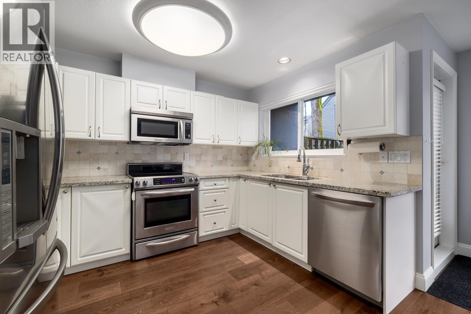 6 258 W 14TH STREET, North Vancouver