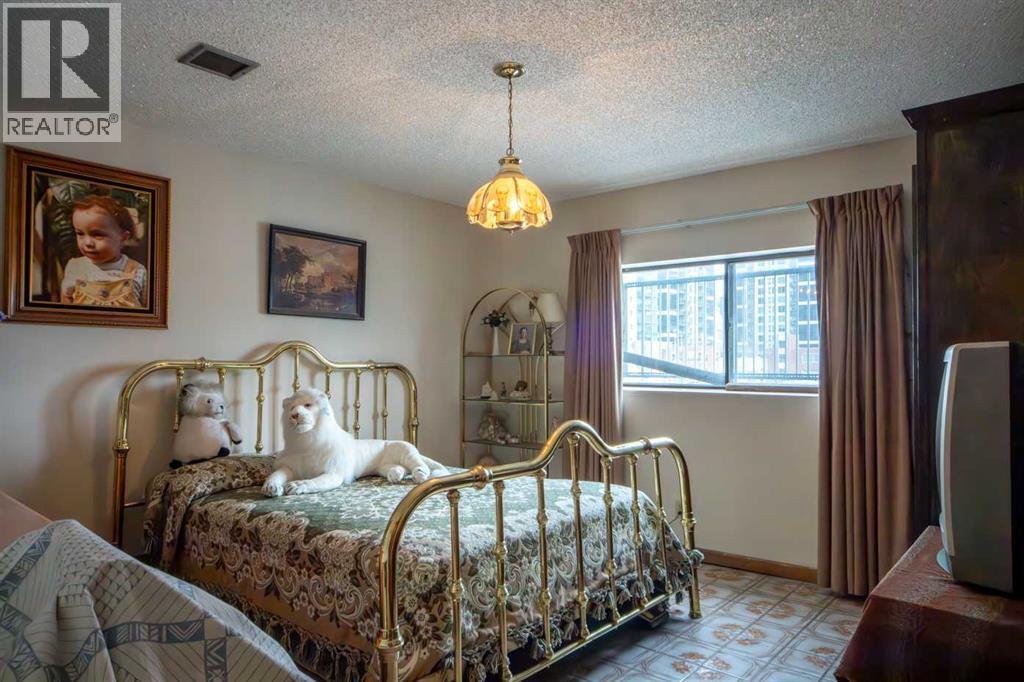 Retail for Sale in   Avenue SE Beltline Calgary 