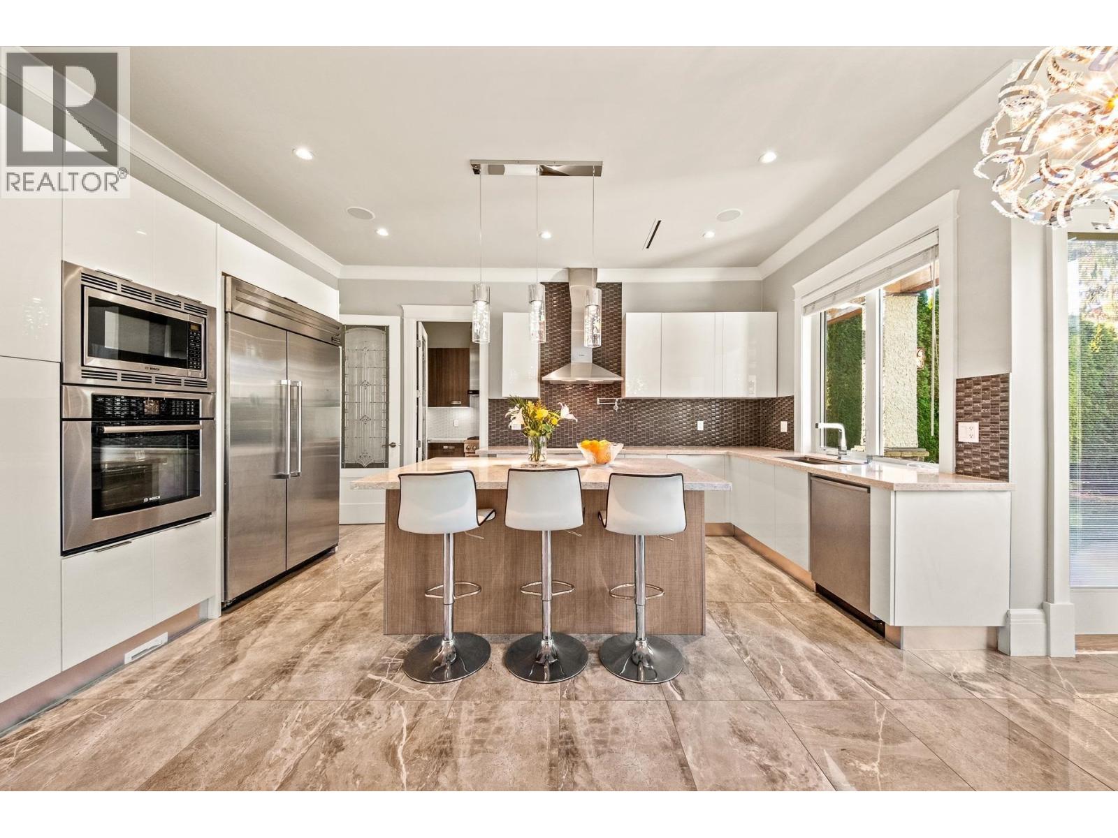 7673 DAMPIER Drive, Richmond