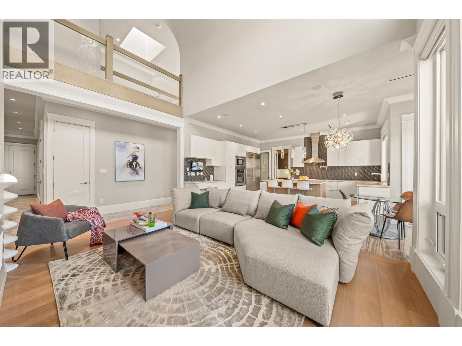 7673 DAMPIER Drive, Richmond