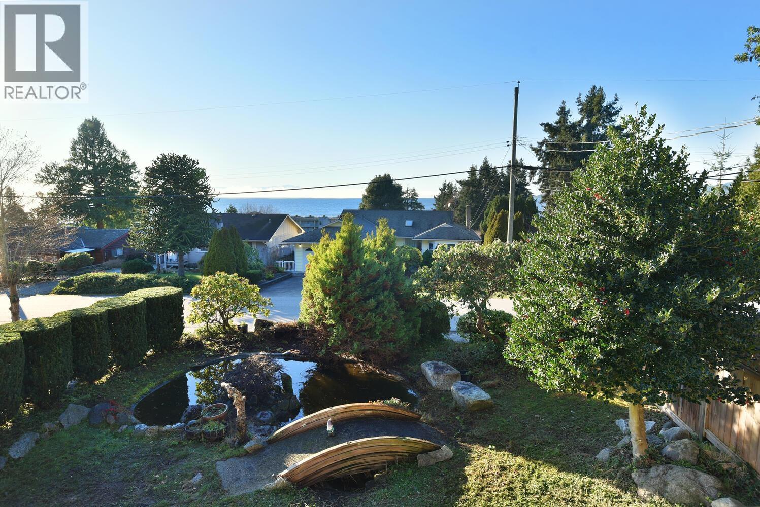 4726 LAUREL AVENUE, Sechelt