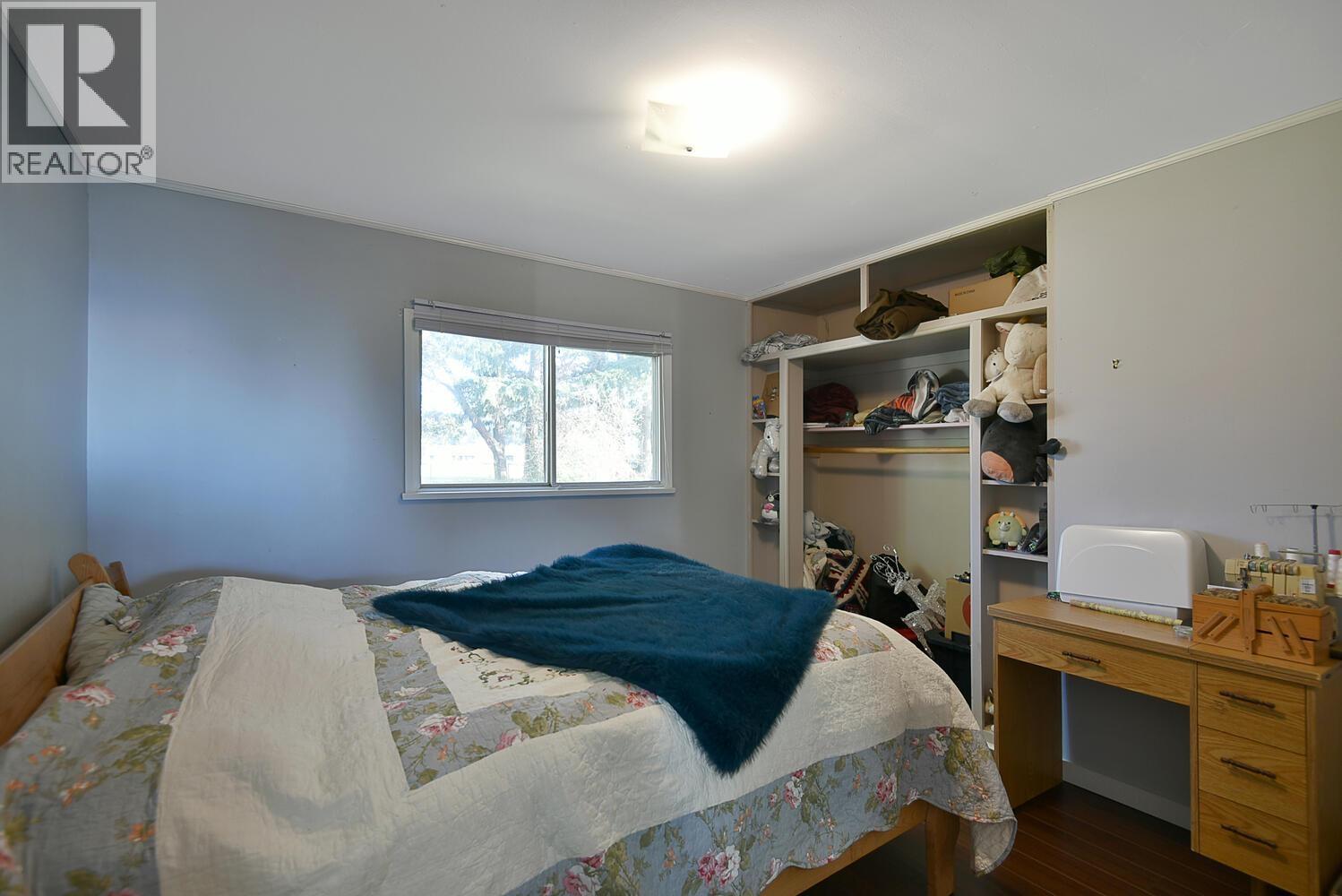 4726 LAUREL AVENUE, Sechelt