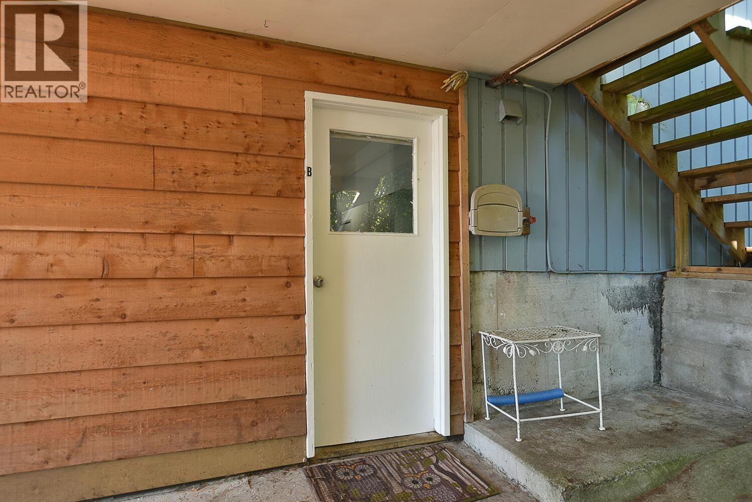 4726 LAUREL AVENUE, Sechelt