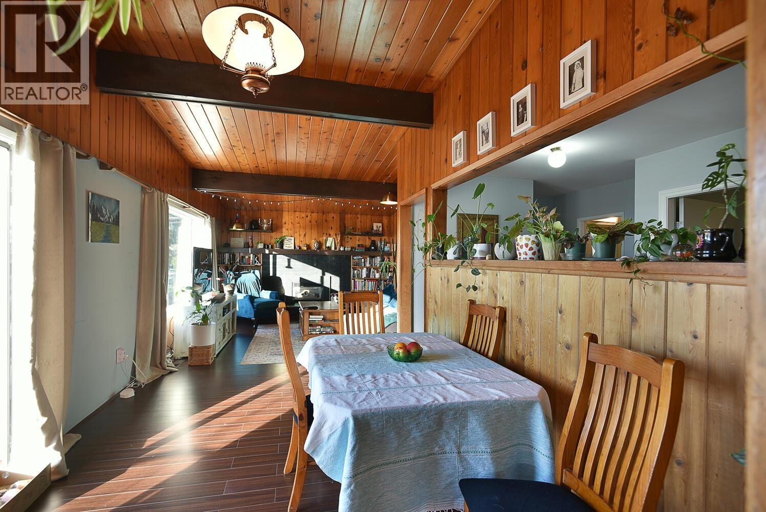 4726 LAUREL AVENUE, Sechelt