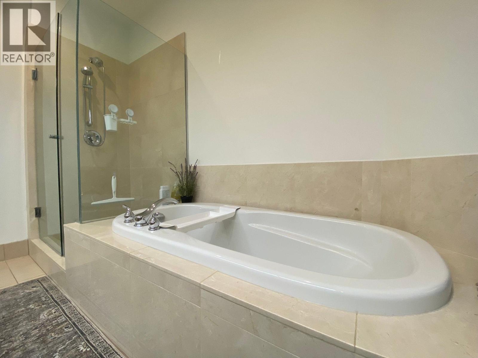 1 251 6 STREET, North Vancouver