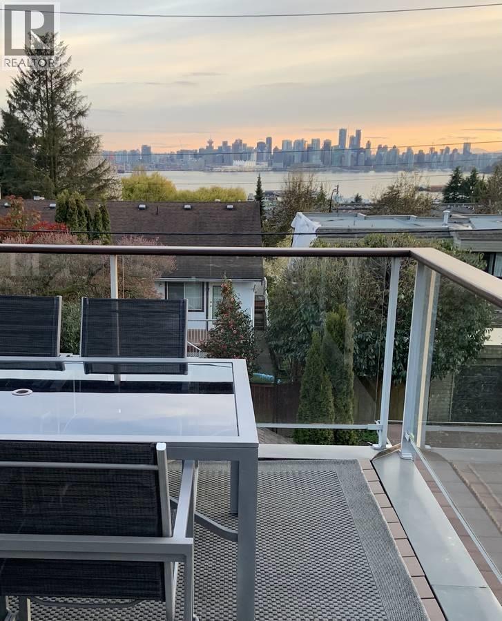 1 251 6 STREET, North Vancouver