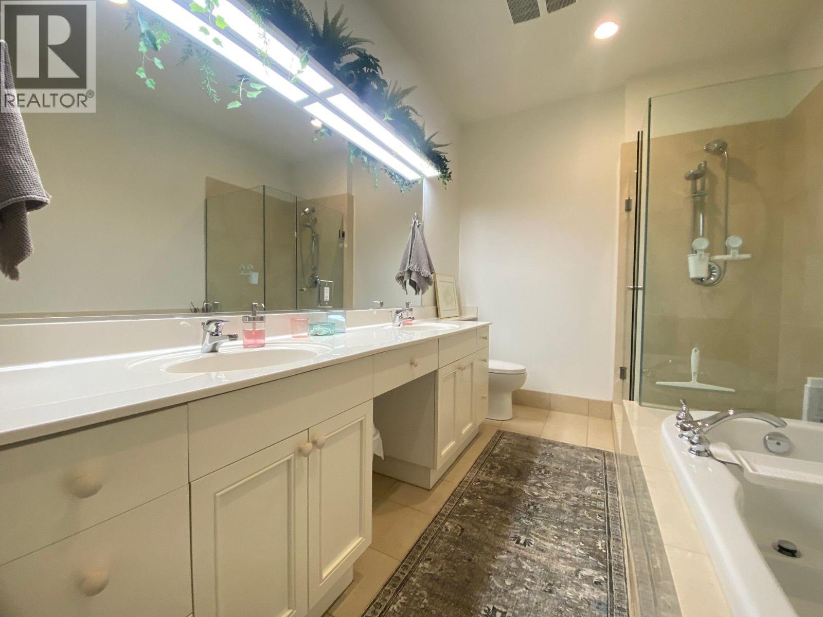 1 251 6 STREET, North Vancouver