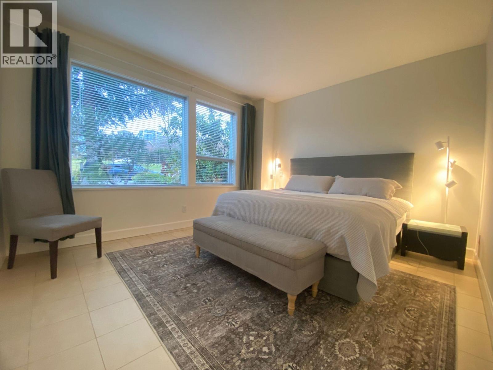 1 251 6 STREET, North Vancouver