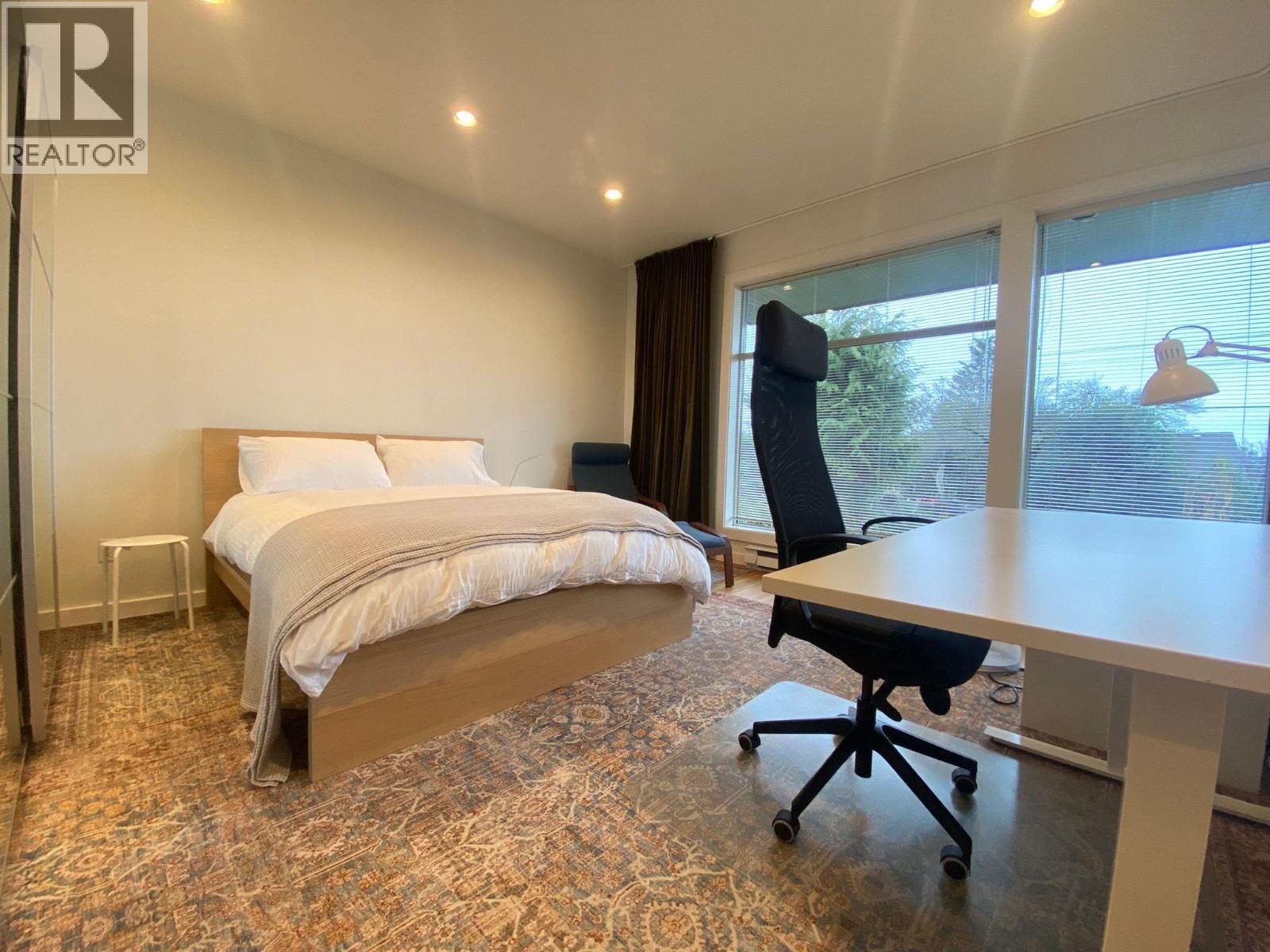 1 251 6 STREET, North Vancouver