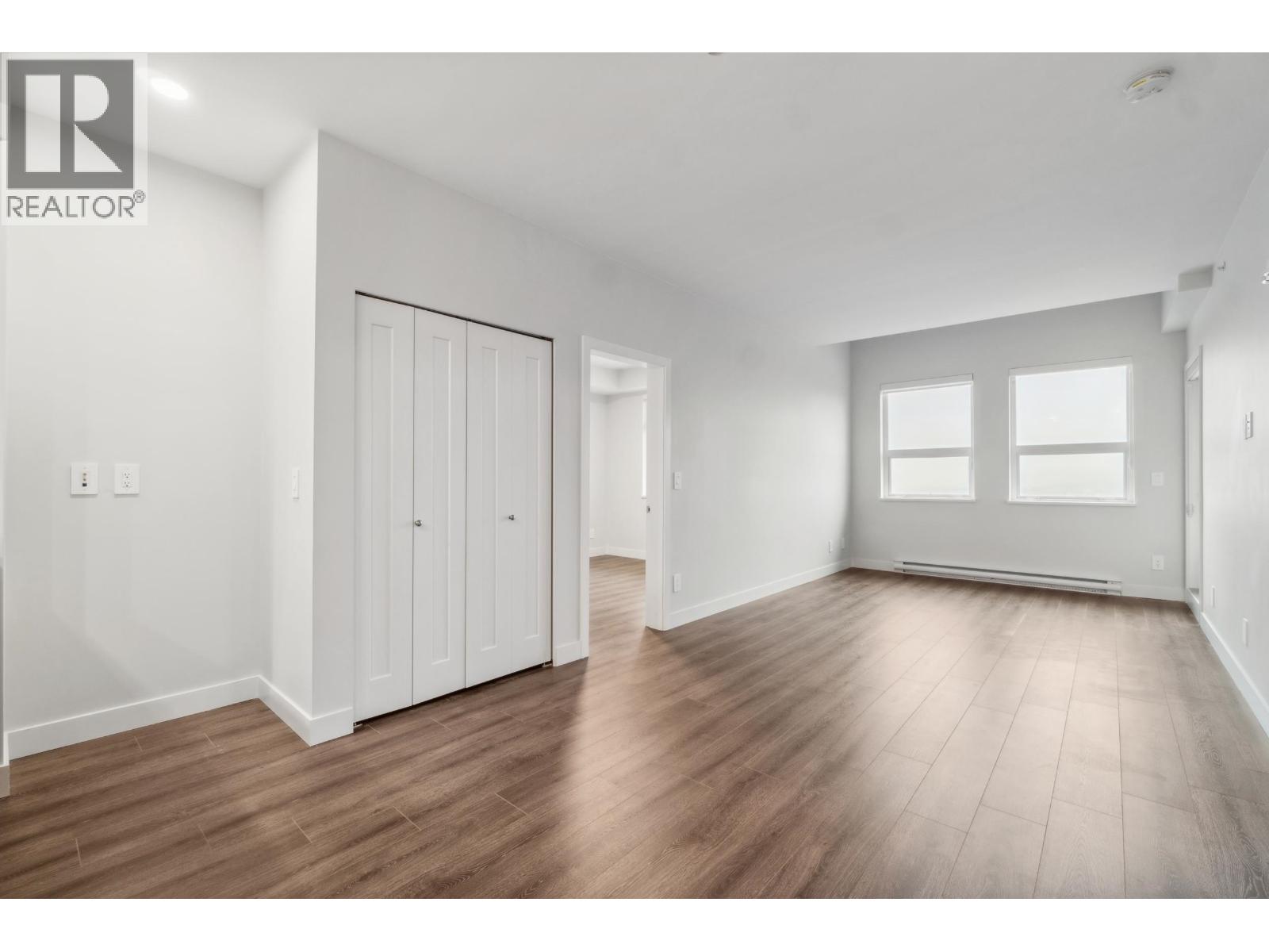 403 5535 HASTINGS STREET, Burnaby