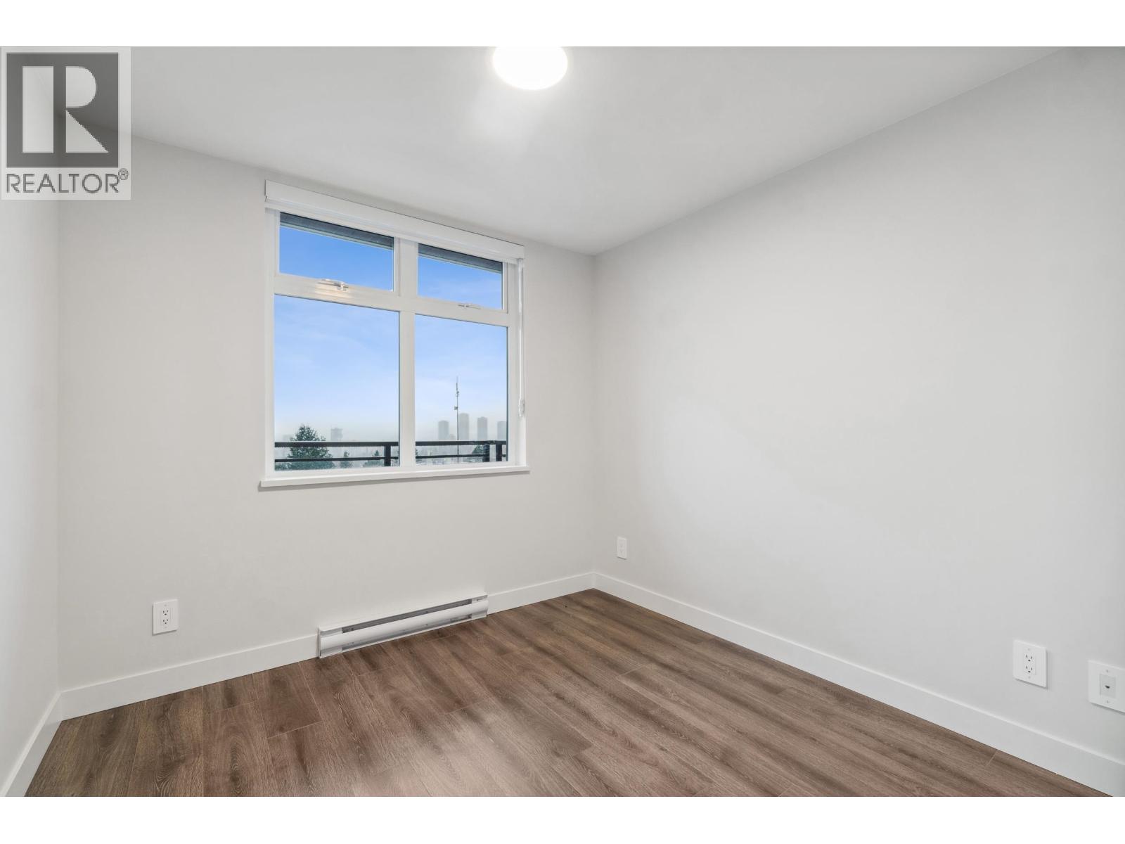 403 5535 HASTINGS STREET, Burnaby