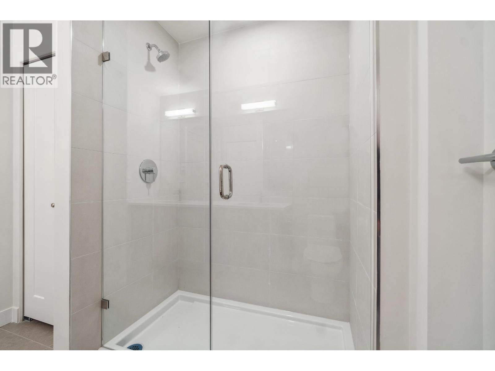 403 5535 HASTINGS STREET, Burnaby