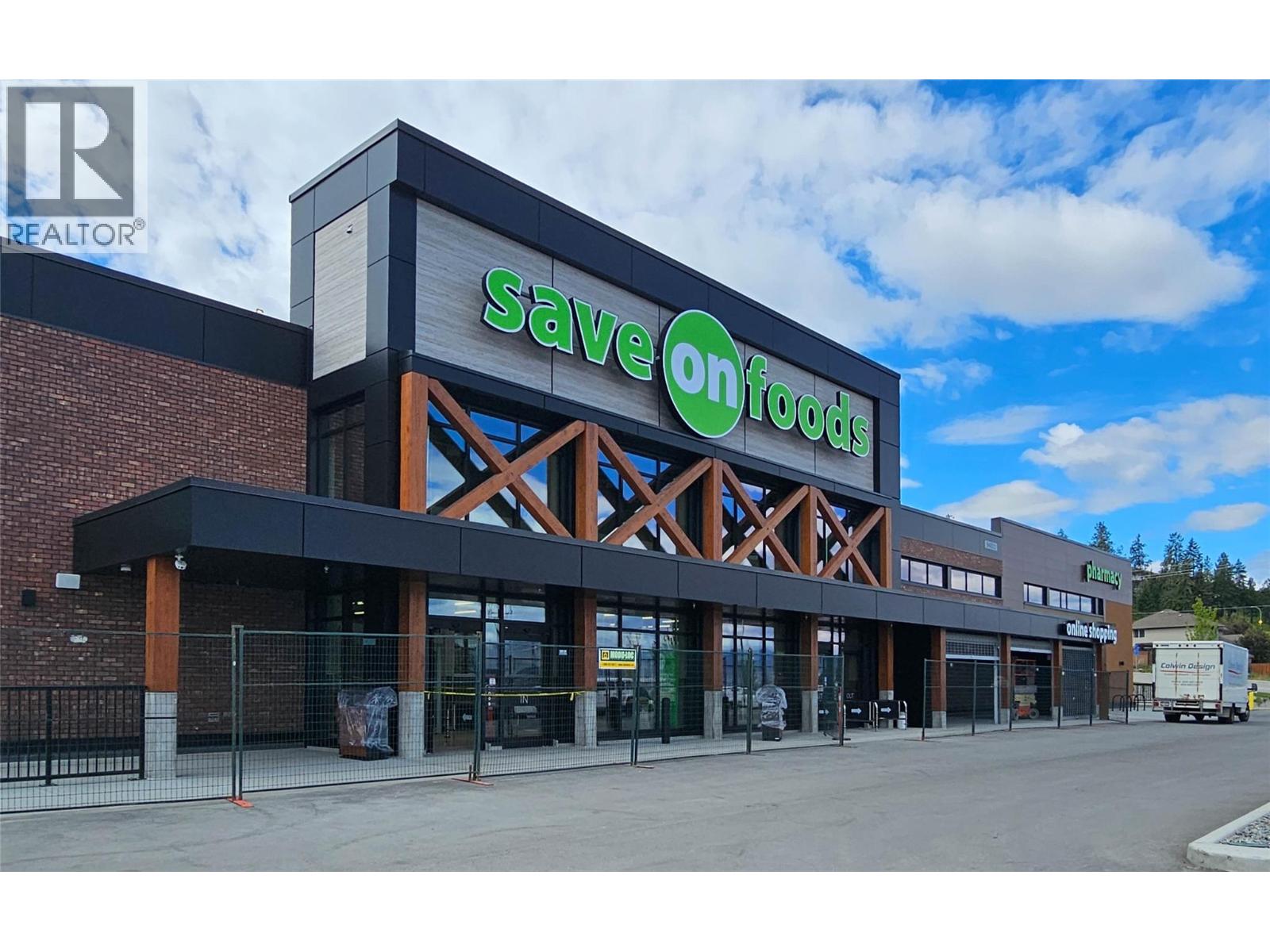 1 757 Barnaby Road, Kelowna