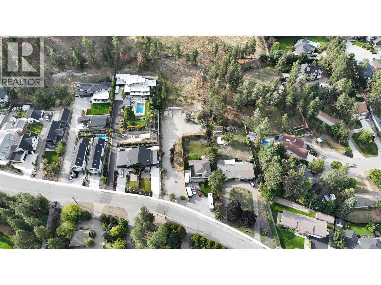 1 757 Barnaby Road, Kelowna