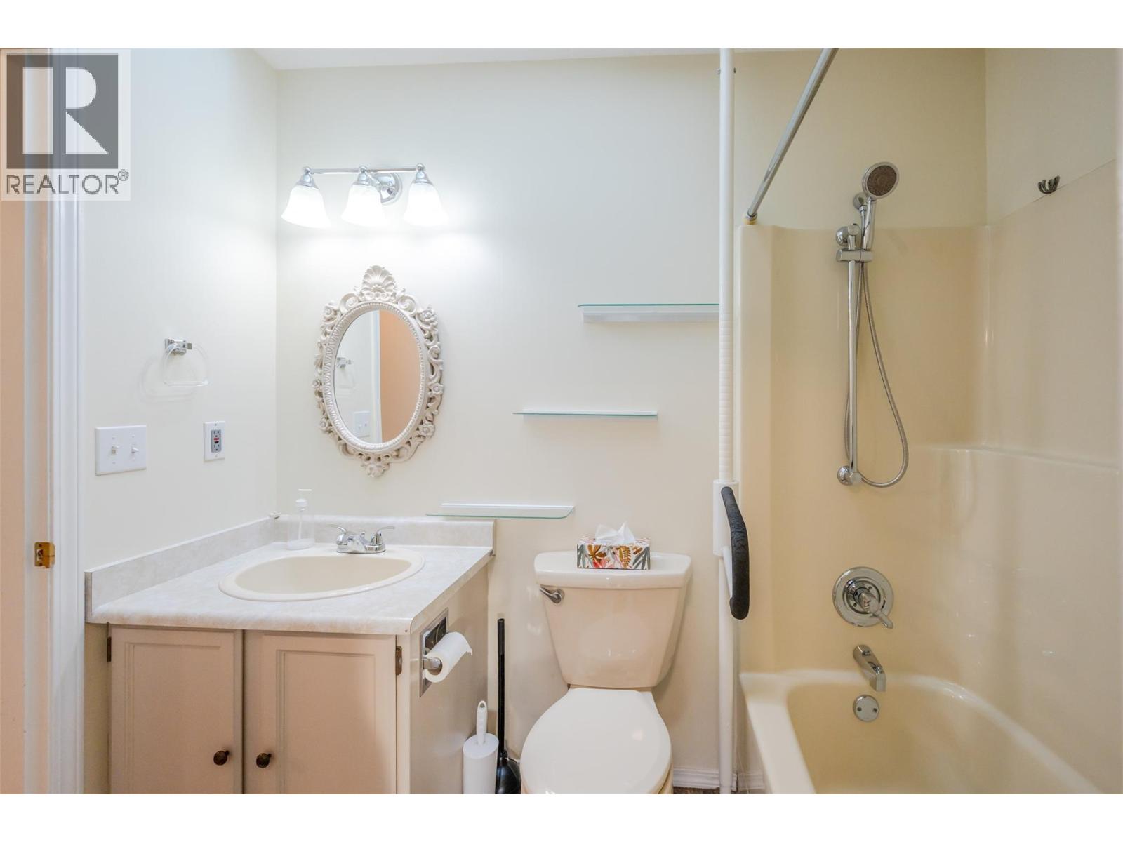 32 Kingfisher Drive, Penticton