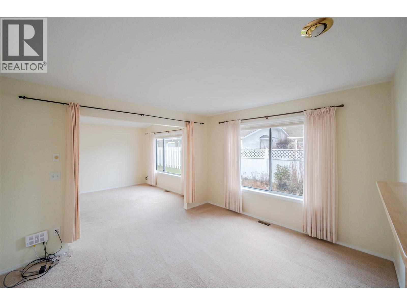 32 Kingfisher Drive, Penticton