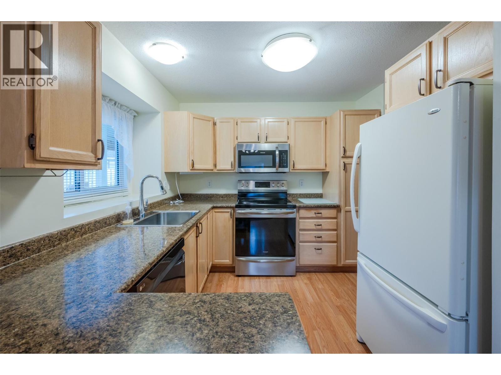 32 Kingfisher Drive - 2