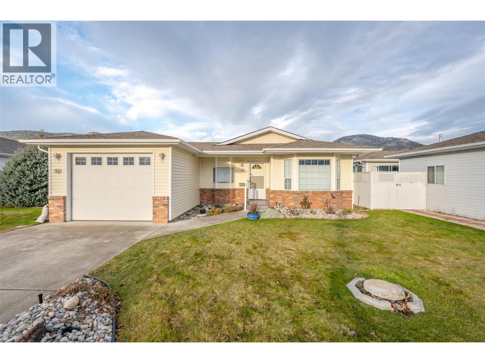 32 Kingfisher Drive, Penticton