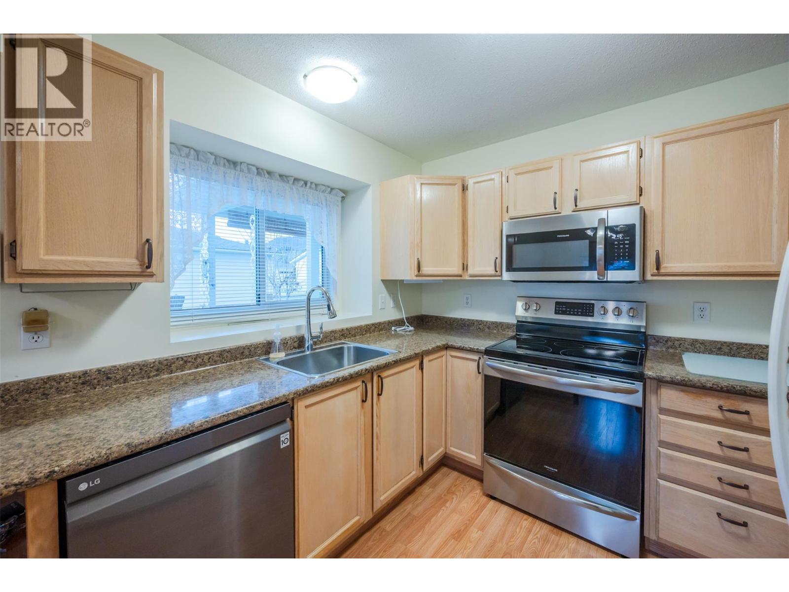 32 Kingfisher Drive - 5