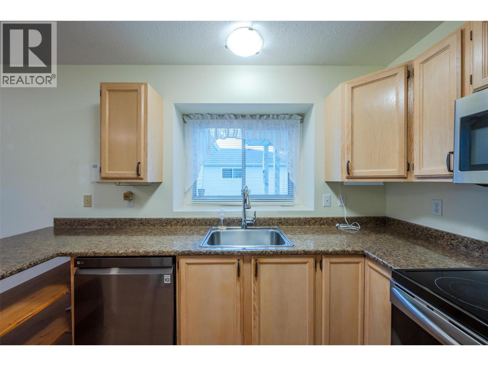 32 Kingfisher Drive - 4