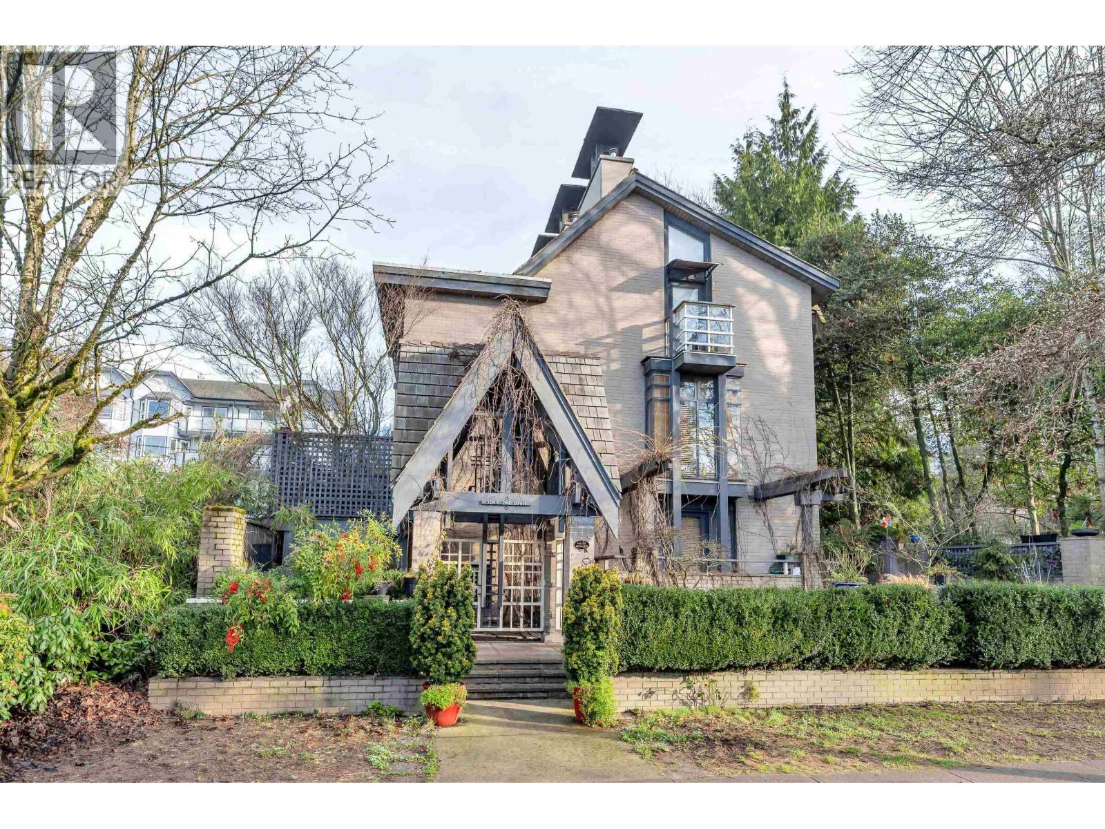 4 328 E 2ND STREET, North Vancouver