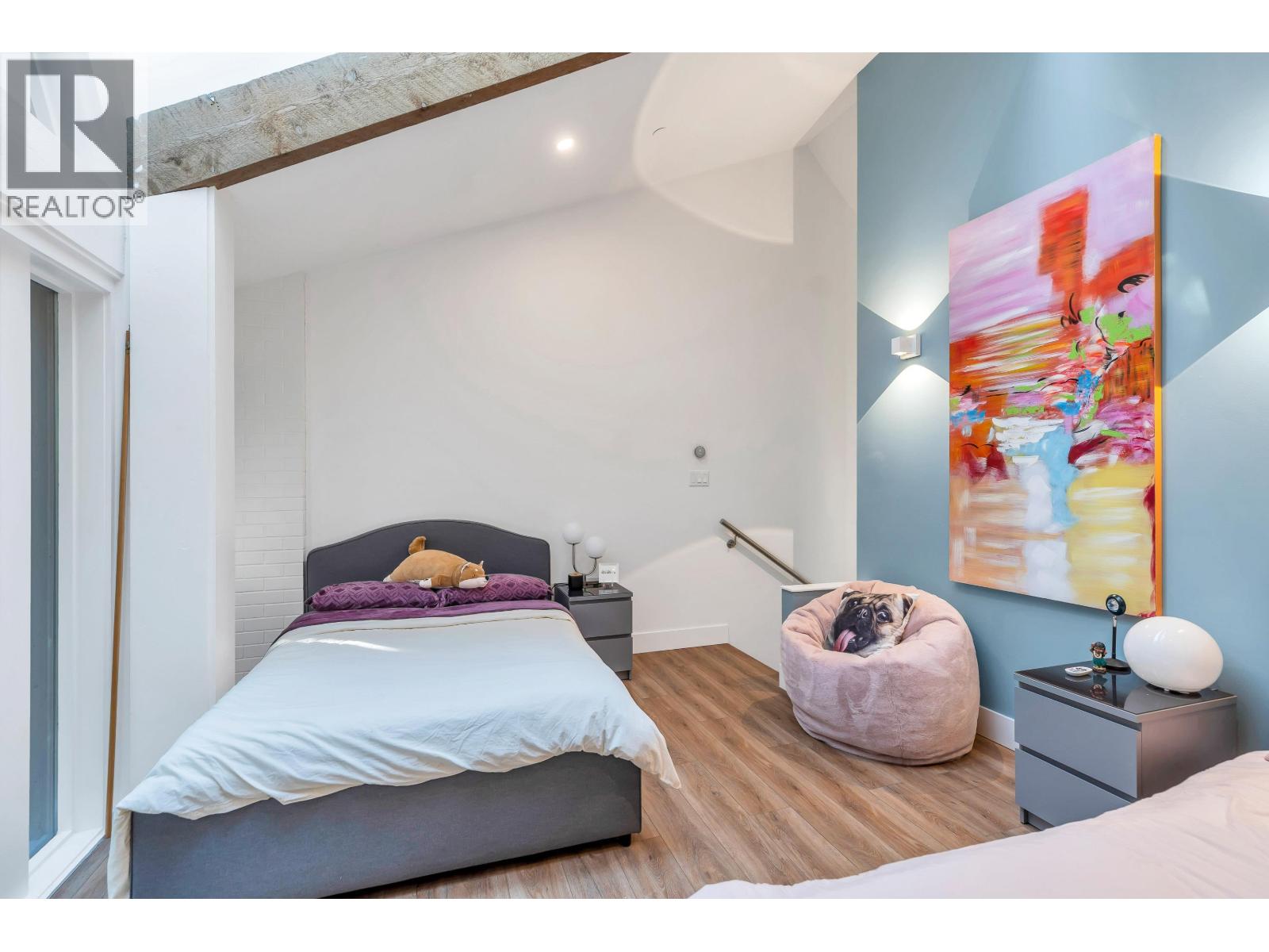 4 328 E 2ND STREET, North Vancouver