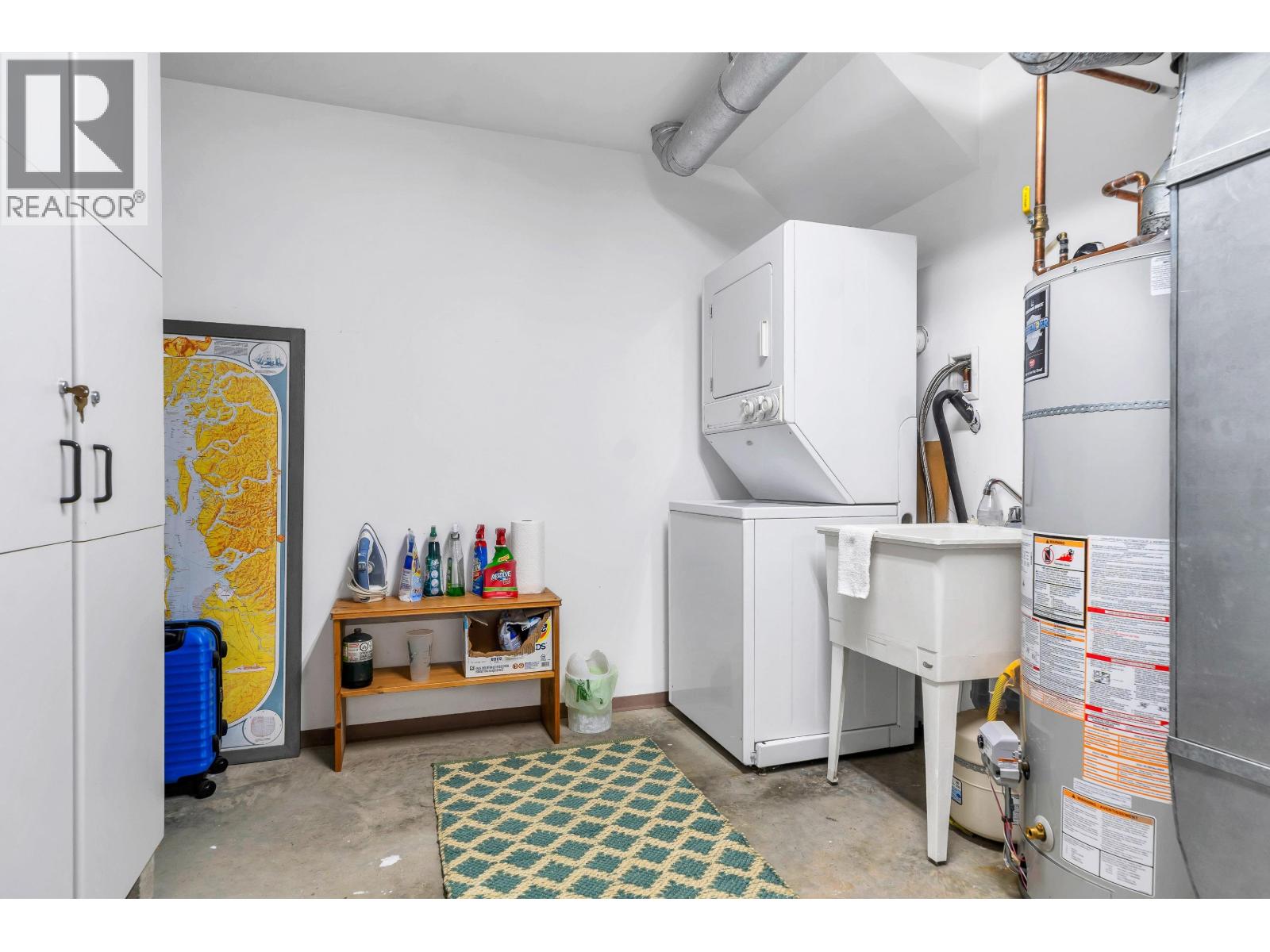 4 328 E 2ND STREET, North Vancouver