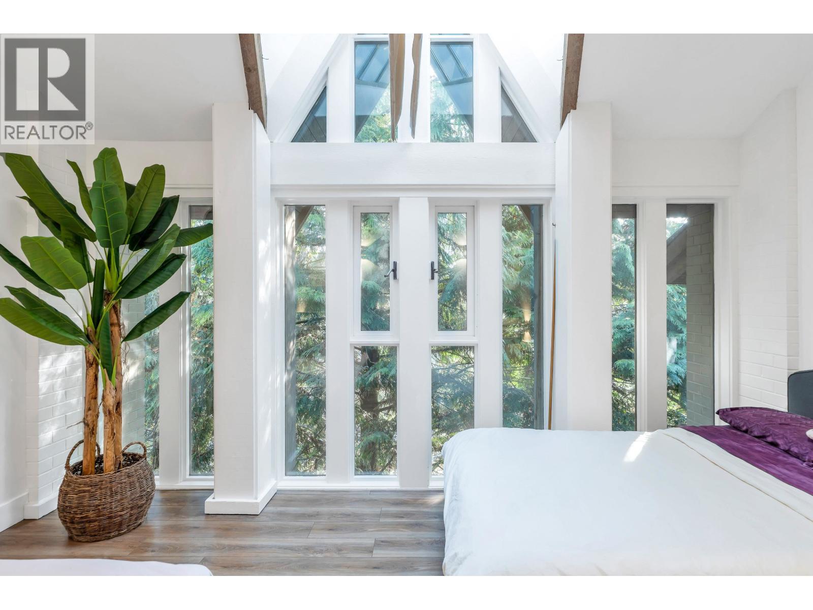 4 328 E 2ND STREET, North Vancouver