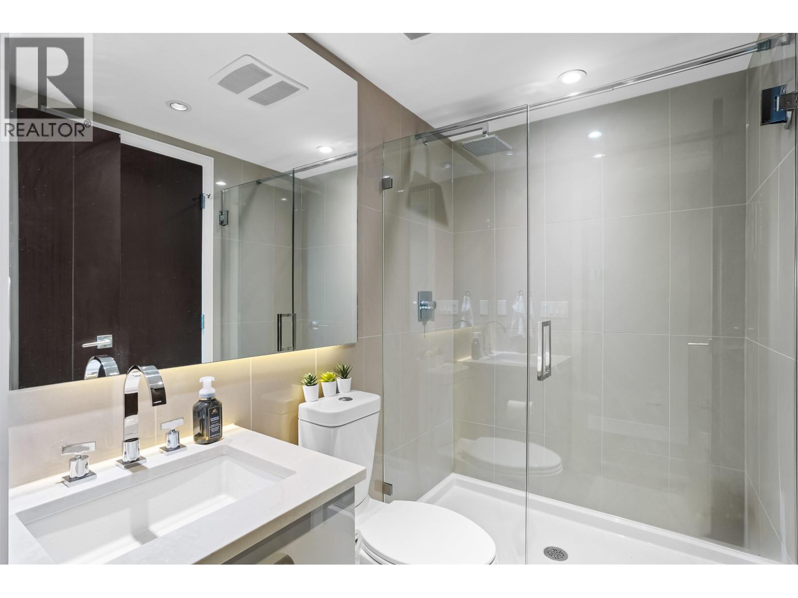 1208 210 SALTER STREET, New Westminster