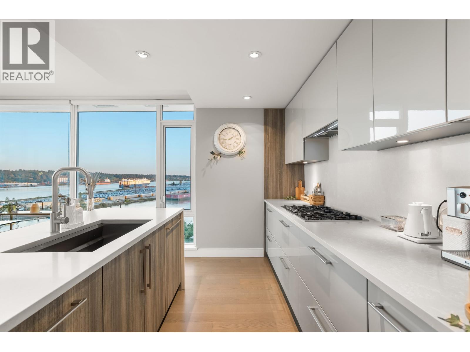 1208 210 SALTER STREET, New Westminster