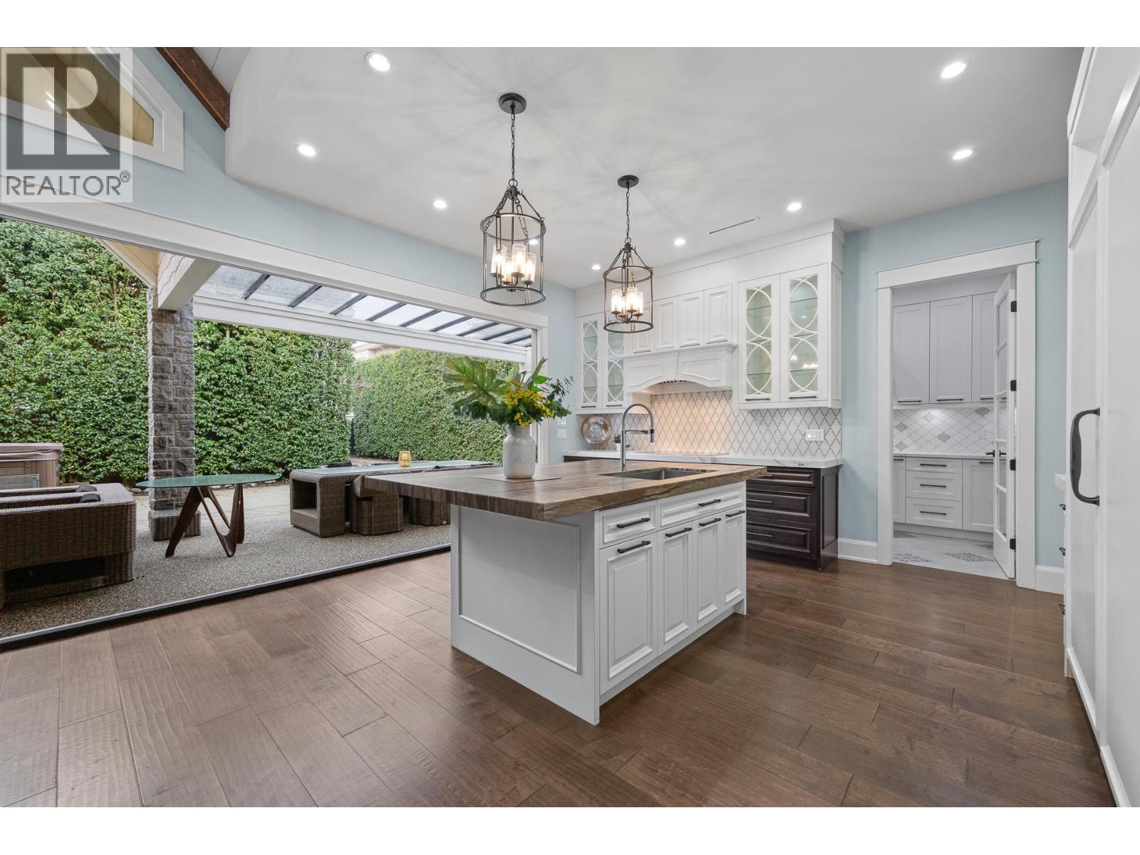 10395 WHISTLER Place, Richmond