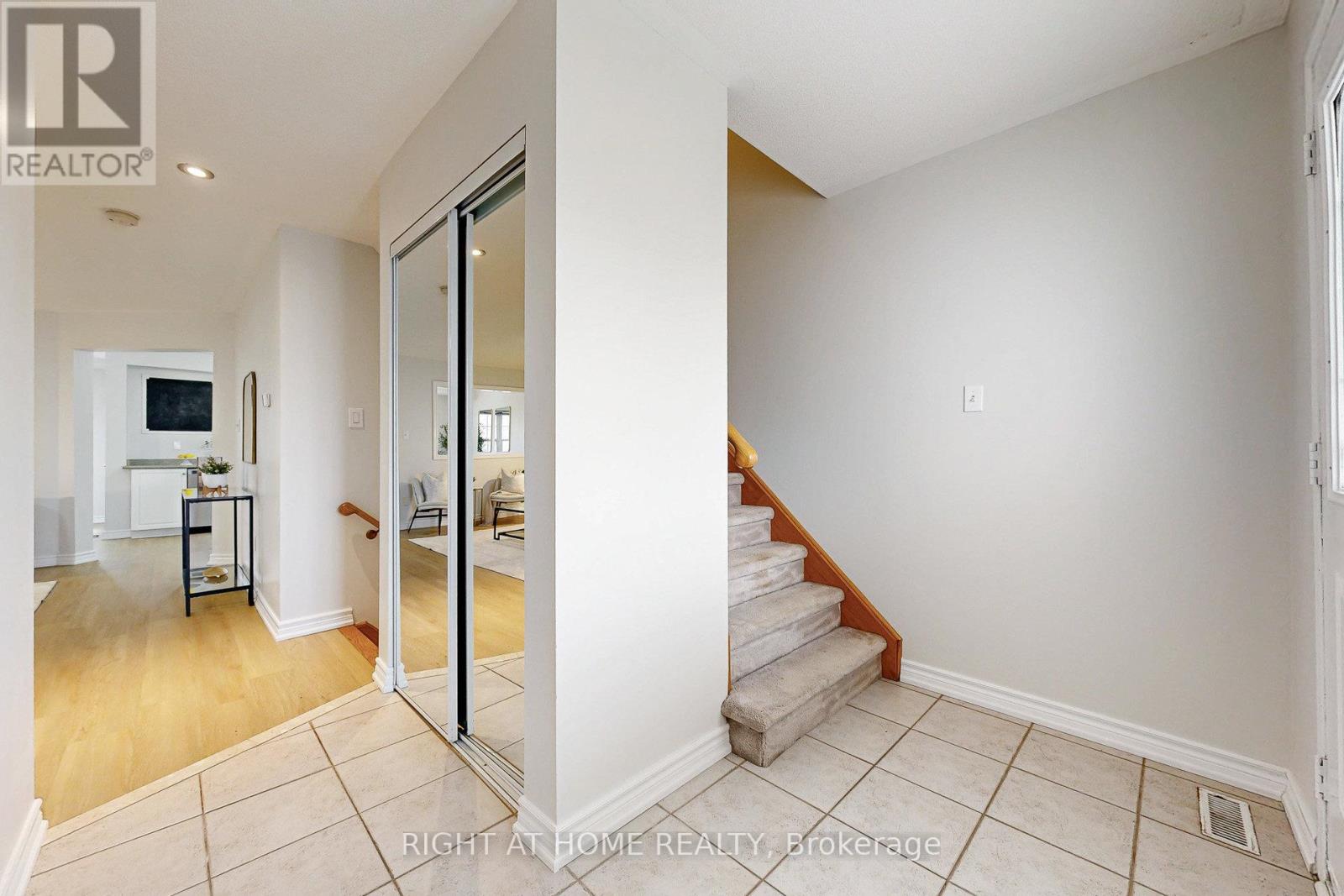 10 PASCOE DRIVE - Photo 4 of 34, Markham (Cornell), Ontario