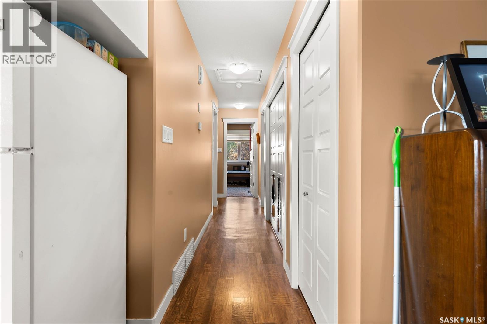 Single Family House 2 Level for Sale in  Arthur STREET Regina 