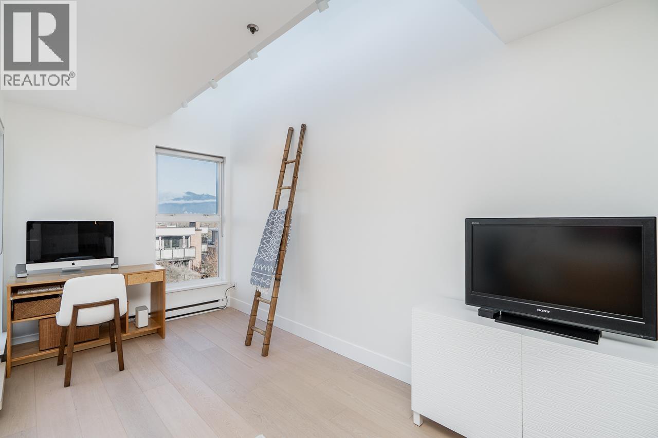 2240 YORK AVENUE, Vancouver