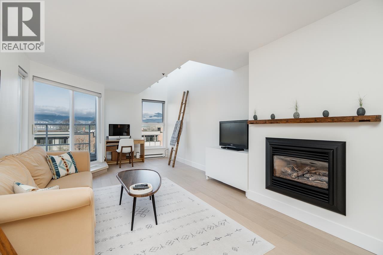 2240 YORK AVENUE, Vancouver