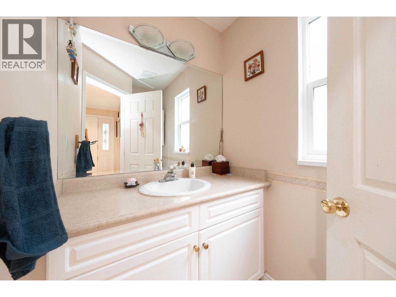 628 E 21ST STREET, North Vancouver