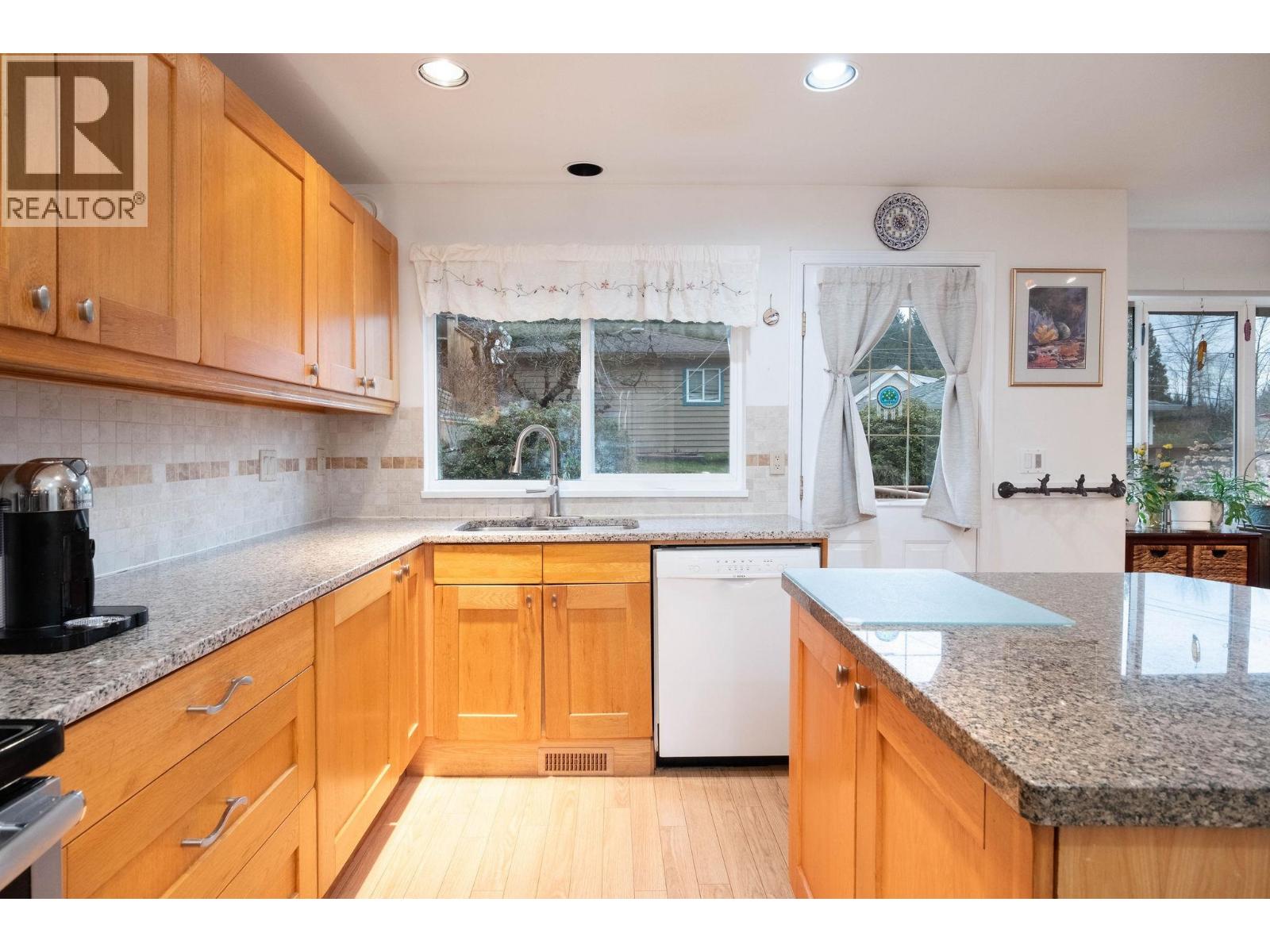 628 E 21ST STREET, North Vancouver