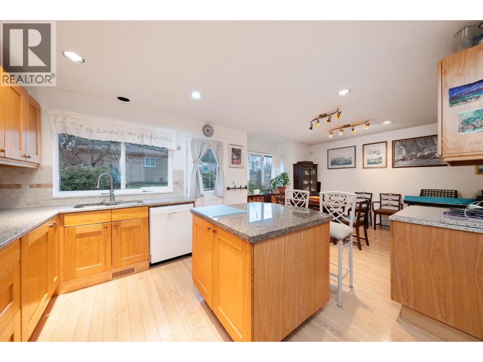 628 E 21ST STREET, North Vancouver