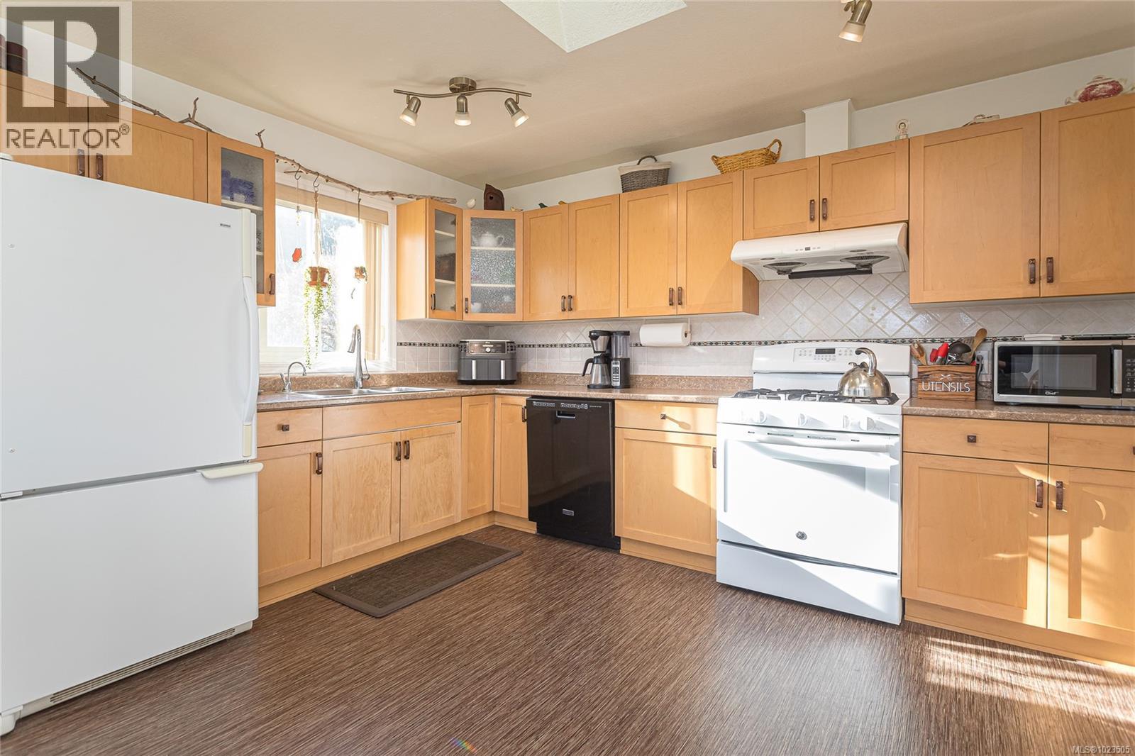 1279 Gilley Cres, Parksville