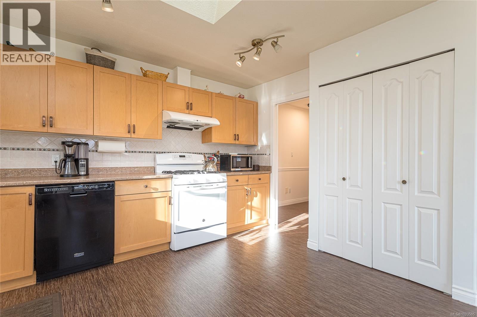 1279 Gilley Cres, Parksville