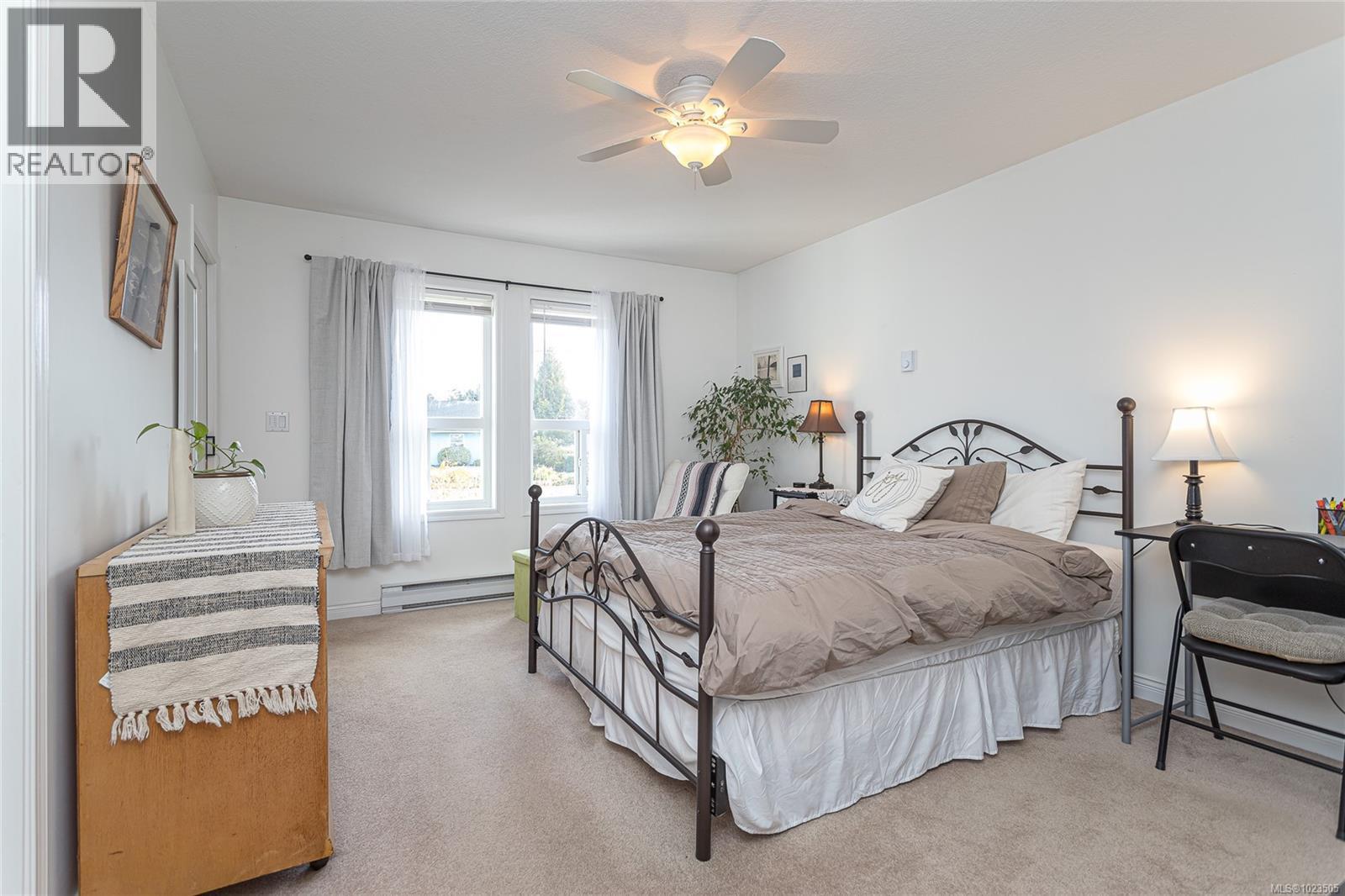 1279 Gilley Cres, Parksville