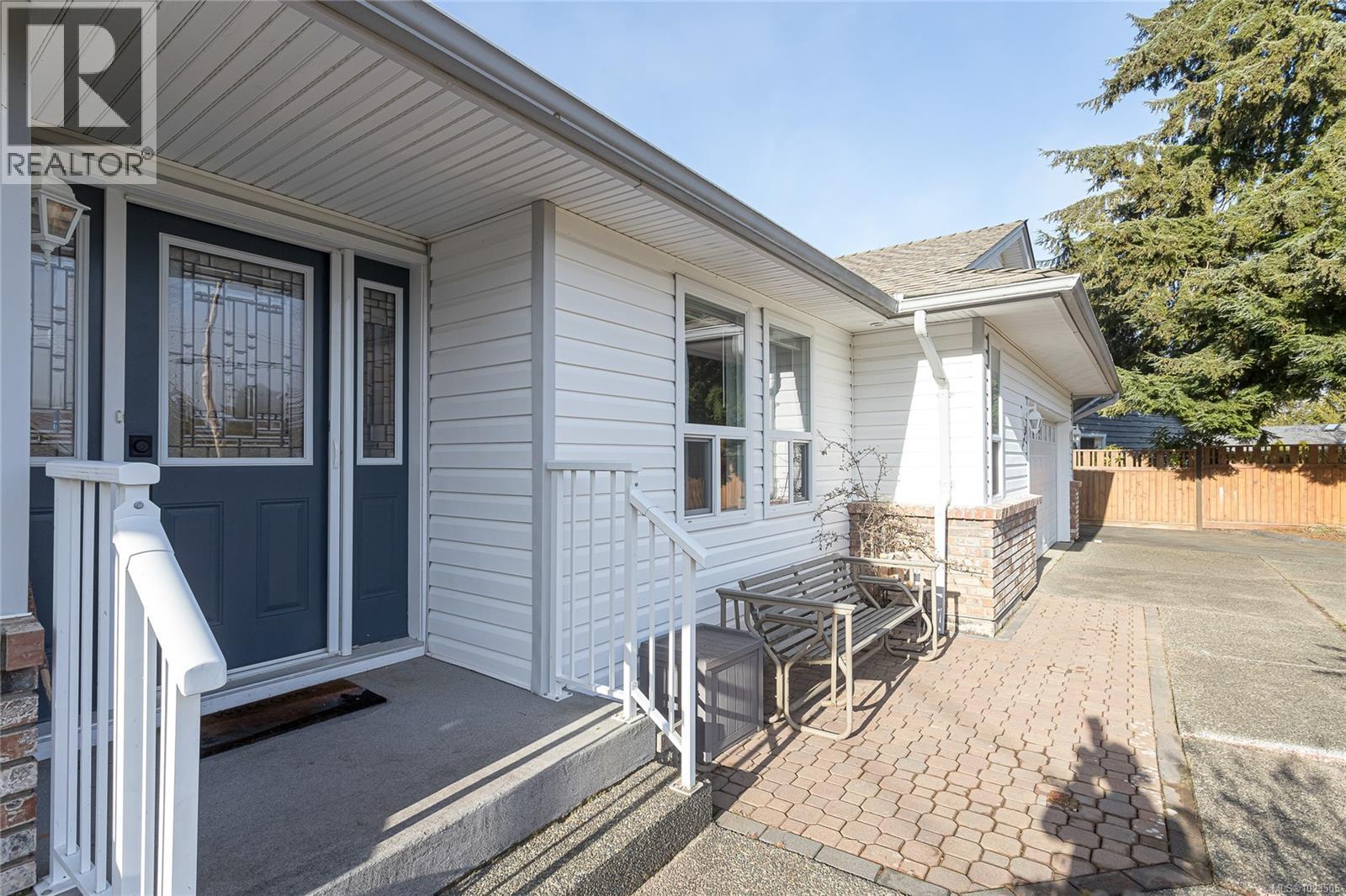 1279 Gilley Cres, Parksville