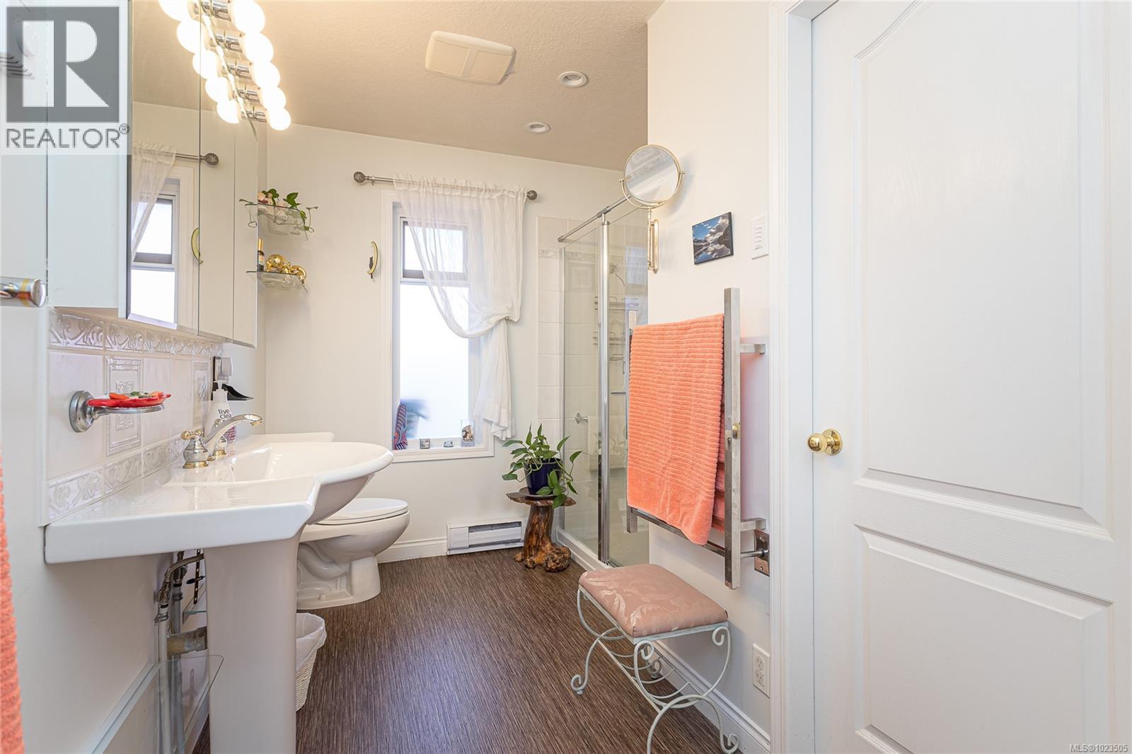 1279 Gilley Cres, Parksville