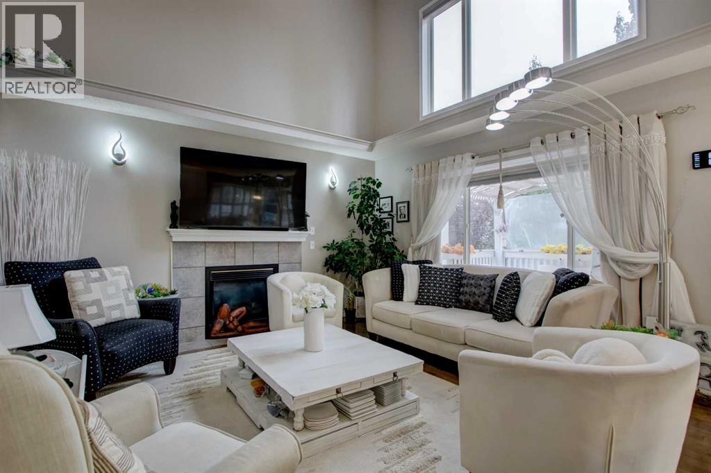 Single Family House for Sale in  Sierra Morena Court SW Signal Hill Calgary 