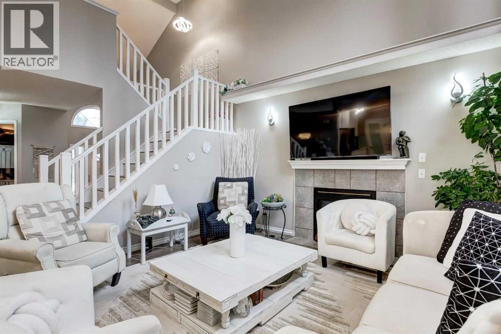 Single Family House for Sale in  Sierra Morena Court SW Signal Hill Calgary 