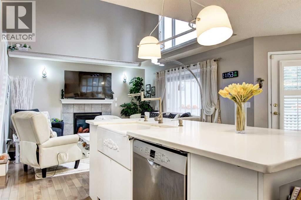 Single Family House for Sale in  Sierra Morena Court SW Signal Hill Calgary 