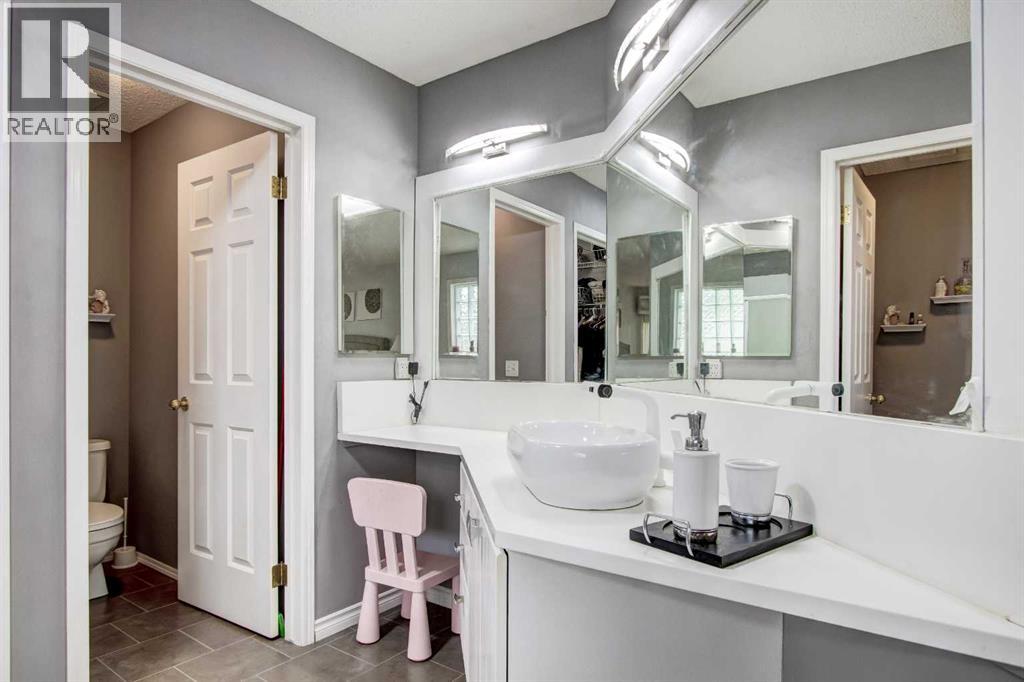 Single Family House for Sale in  Sierra Morena Court SW Signal Hill Calgary 