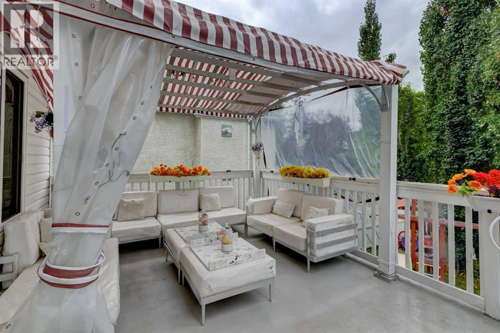 Single Family House for Sale in  Sierra Morena Court SW Signal Hill Calgary 