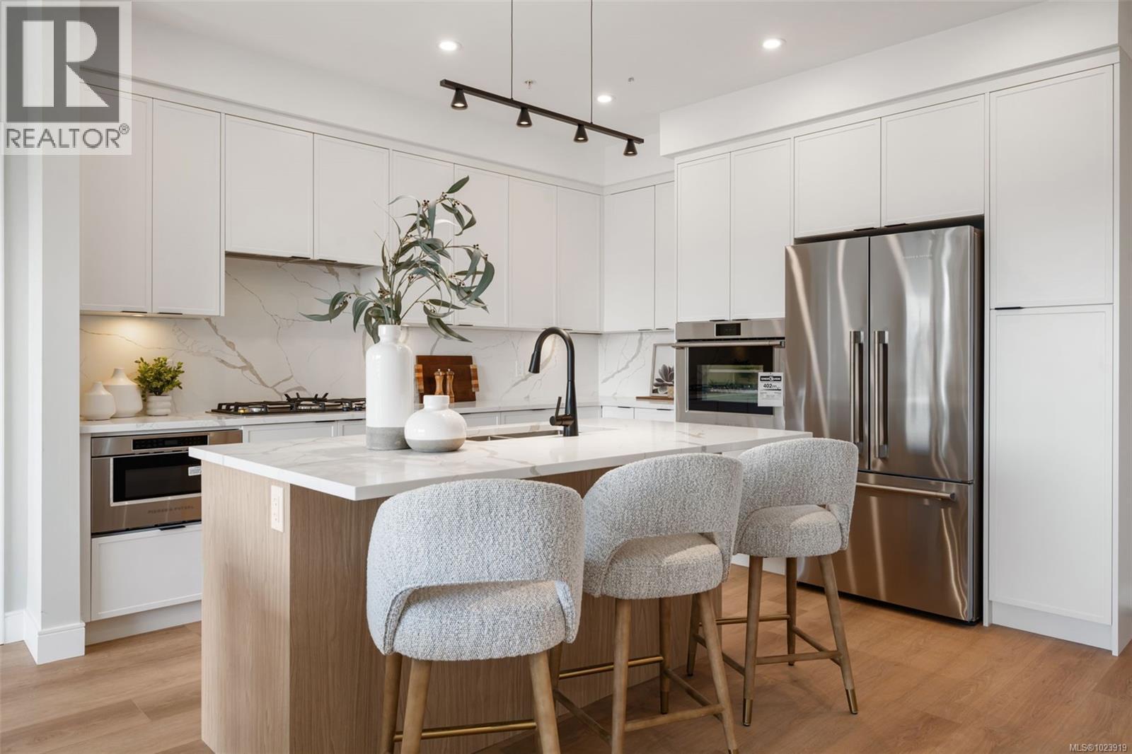 216 1810 Selenite Pl, Langford