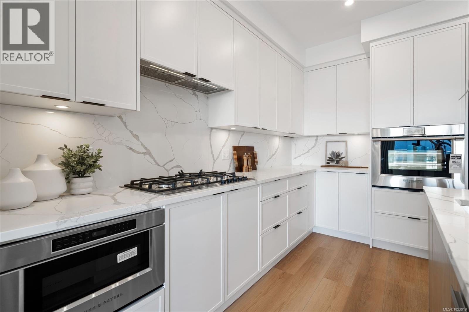 216 1810 Selenite Pl, Langford